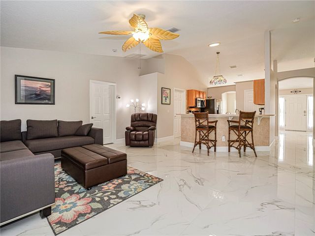 882 Jamaica Avenue, Sebastian, FL 32958