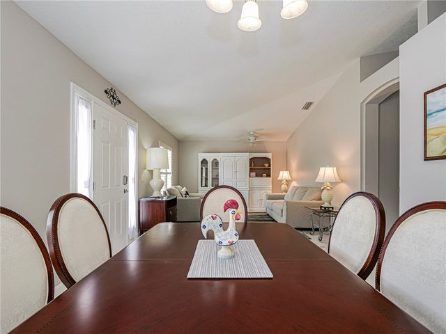 882 Jamaica Avenue, Sebastian, FL 32958