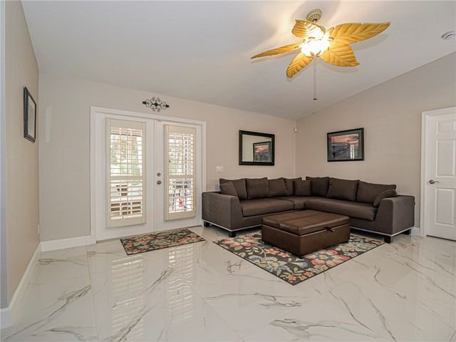 882 Jamaica Avenue, Sebastian, FL 32958