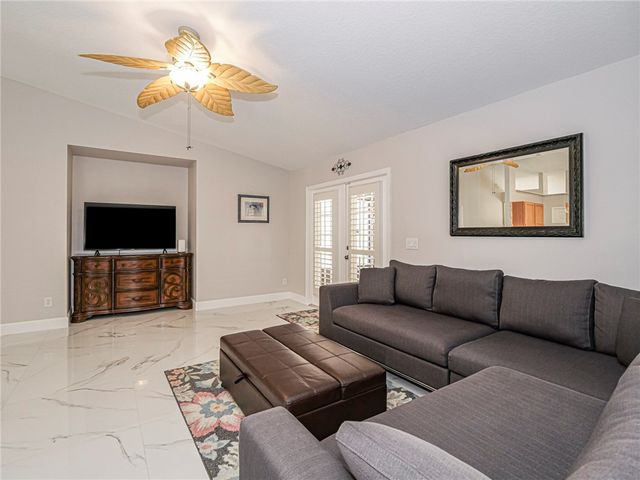 882 Jamaica Avenue, Sebastian, FL 32958