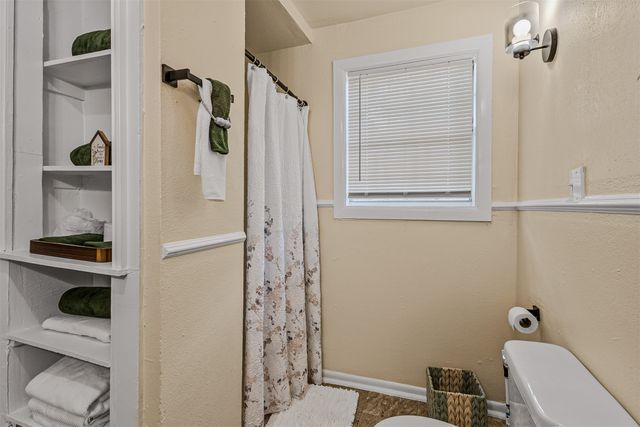 915 N Virginia Street, Terrell, TX 75160