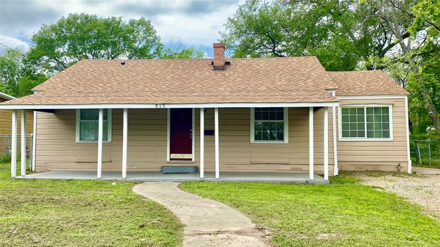 915 N Virginia Street, Terrell, TX 75160