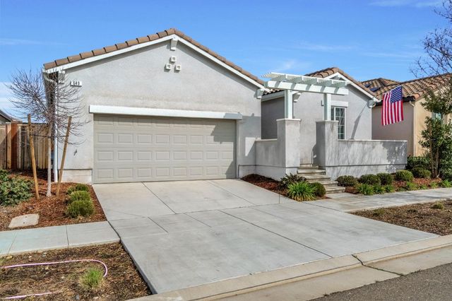 649 Wood Crest Avenue, Madera, CA 93636