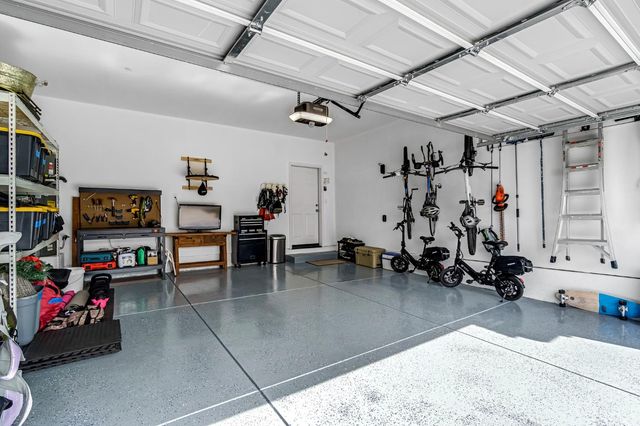 649 Wood Crest Avenue, Madera, CA 93636