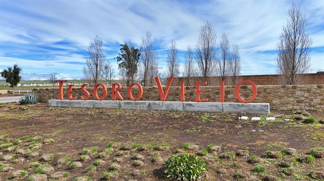 649 Wood Crest Avenue, Madera, CA 93636