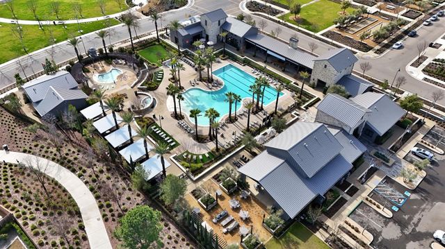 649 Wood Crest Avenue, Madera, CA 93636