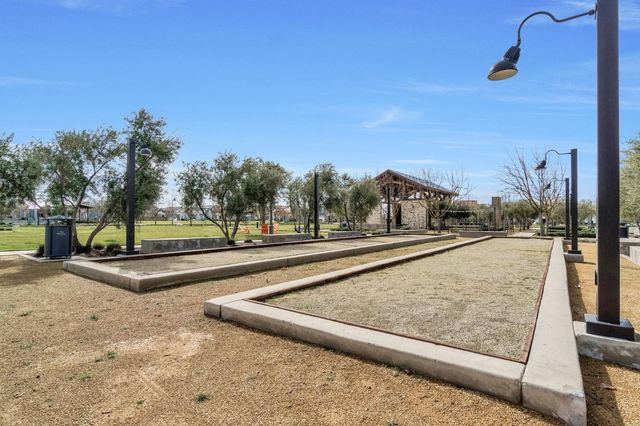 649 Wood Crest Avenue, Madera, CA 93636