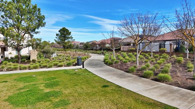 649 Wood Crest Avenue, Madera, CA 93636