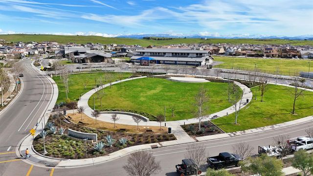 649 Wood Crest Avenue, Madera, CA 93636