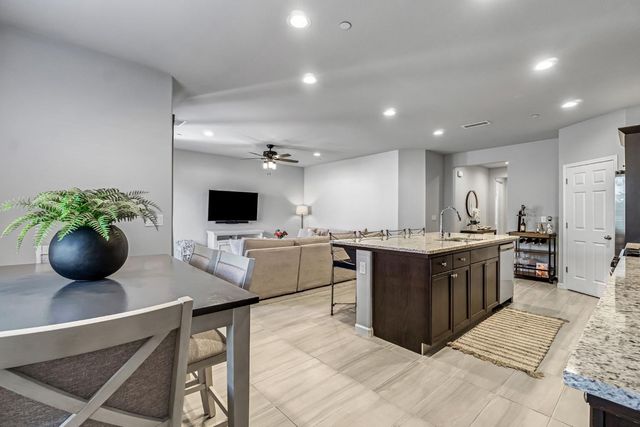 649 Wood Crest Avenue, Madera, CA 93636