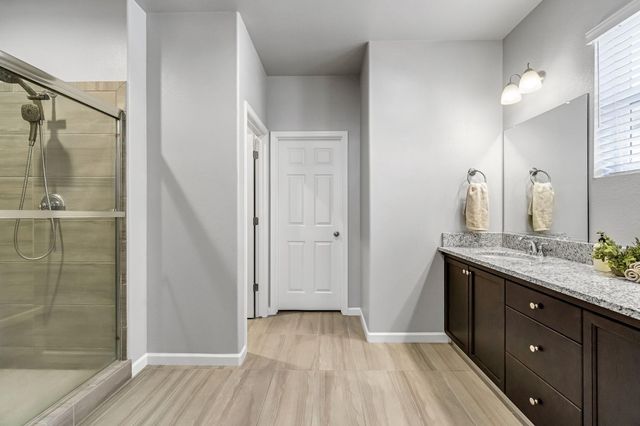 649 Wood Crest Avenue, Madera, CA 93636