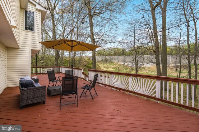 7937 FREEHOLLOW DR, Falls Church, VA 22042