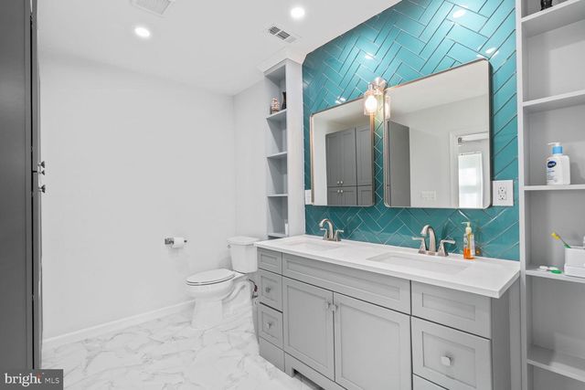 7937 FREEHOLLOW DR, Falls Church, VA 22042