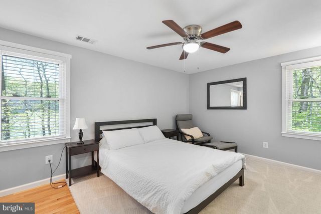 7937 FREEHOLLOW DR, Falls Church, VA 22042