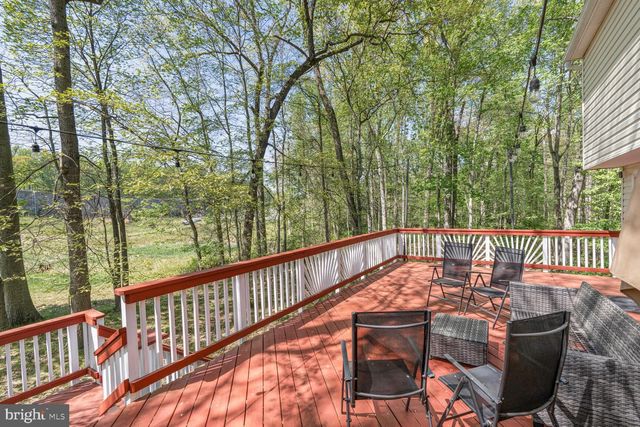 7937 FREEHOLLOW DR, Falls Church, VA 22042