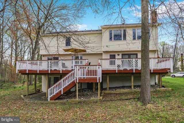 7937 FREEHOLLOW DR, Falls Church, VA 22042