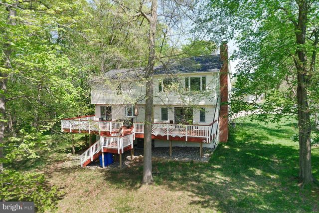 7937 FREEHOLLOW DR, Falls Church, VA 22042