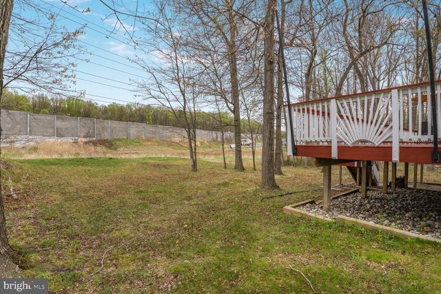 7937 FREEHOLLOW DR, Falls Church, VA 22042