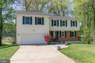 7937 FREEHOLLOW DR, Falls Church, VA 22042