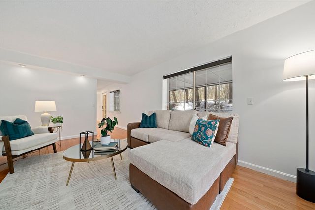 47 Voyagers Ln 47, Ashland, MA 01721