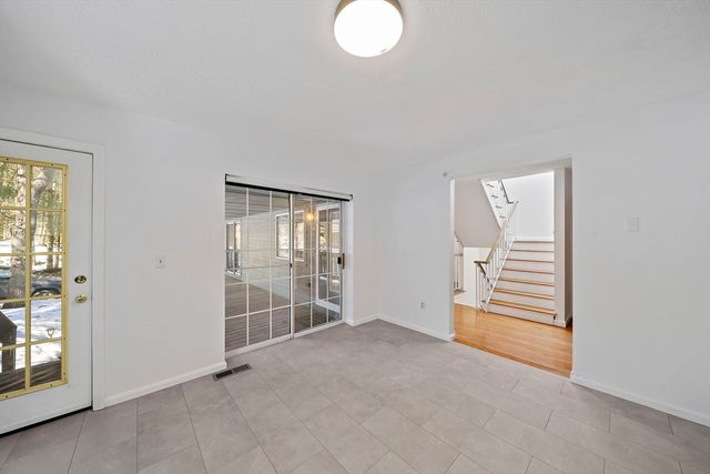 47 Voyagers Ln 47, Ashland, MA 01721