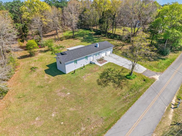 374 Pinewood Drive, Defuniak Springs, FL 32433