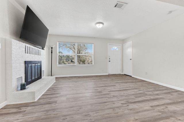 374 Pinewood Drive, Defuniak Springs, FL 32433