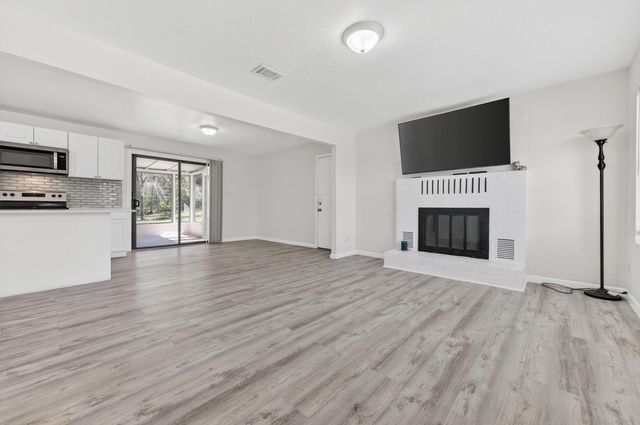 374 Pinewood Drive, Defuniak Springs, FL 32433