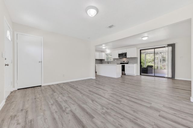 374 Pinewood Drive, Defuniak Springs, FL 32433