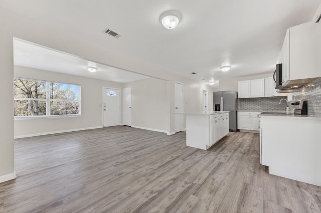 374 Pinewood Drive, Defuniak Springs, FL 32433