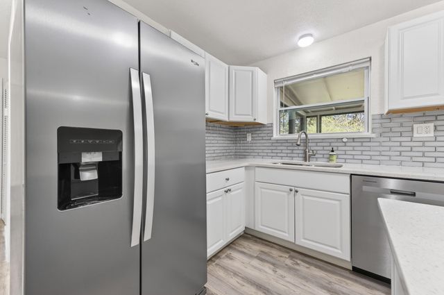 374 Pinewood Drive, Defuniak Springs, FL 32433