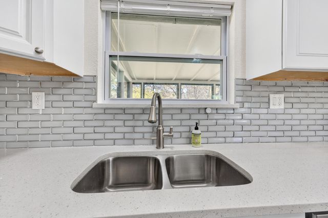 374 Pinewood Drive, Defuniak Springs, FL 32433