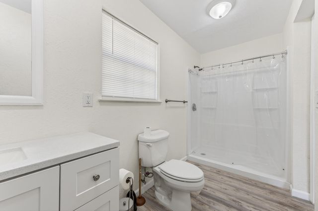 374 Pinewood Drive, Defuniak Springs, FL 32433