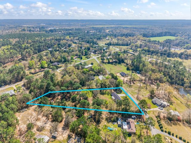 374 Pinewood Drive, Defuniak Springs, FL 32433
