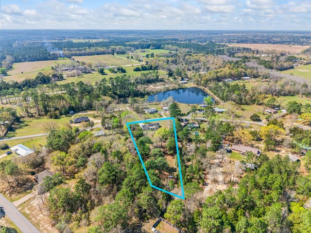 374 Pinewood Drive, Defuniak Springs, FL 32433