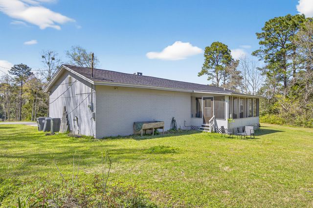 374 Pinewood Drive, Defuniak Springs, FL 32433