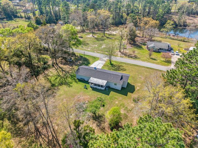 374 Pinewood Drive, Defuniak Springs, FL 32433