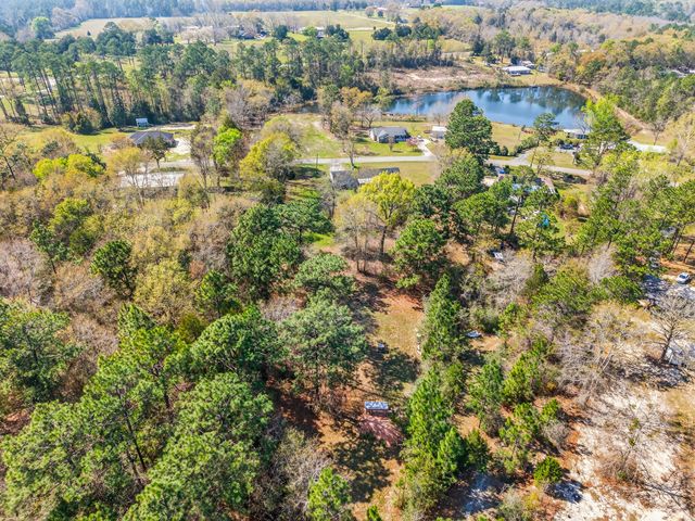 374 Pinewood Drive, Defuniak Springs, FL 32433