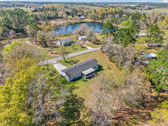 374 Pinewood Drive, Defuniak Springs, FL 32433