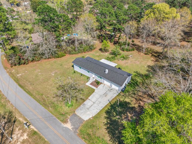 374 Pinewood Drive, Defuniak Springs, FL 32433