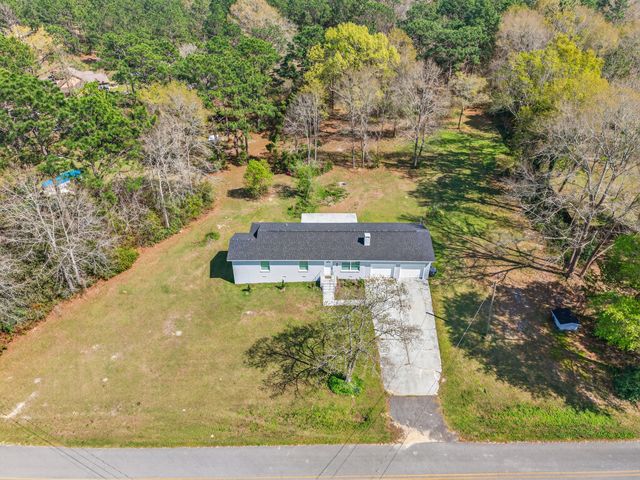 374 Pinewood Drive, Defuniak Springs, FL 32433