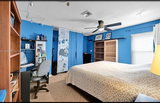 5200 NW 67th Ave, Lauderhill, FL 33319