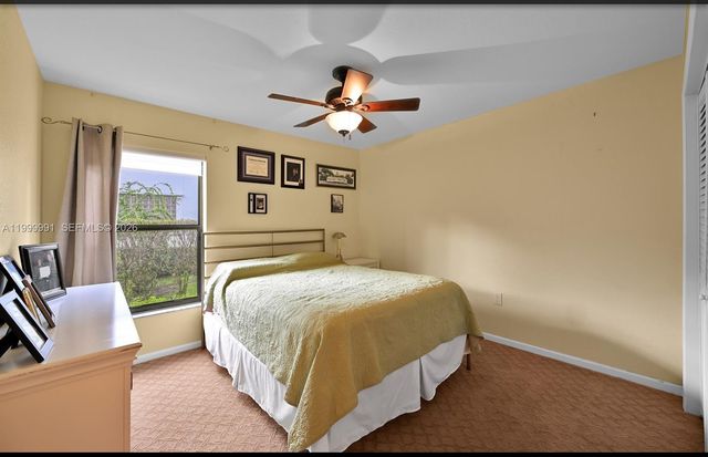 5200 NW 67th Ave, Lauderhill, FL 33319