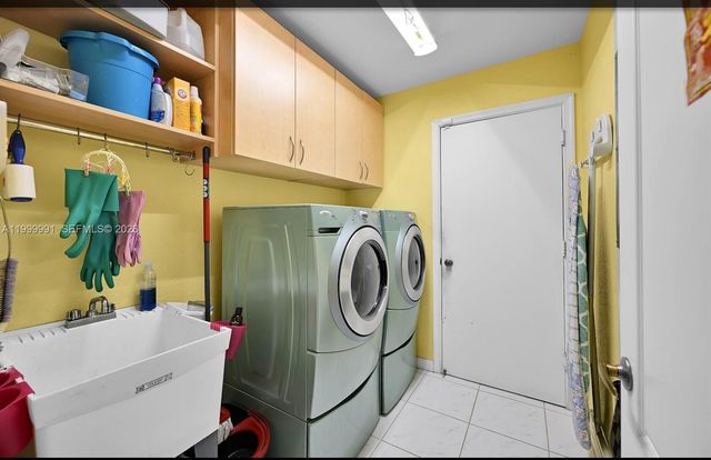 5200 NW 67th Ave, Lauderhill, FL 33319