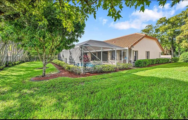 5200 NW 67th Ave, Lauderhill, FL 33319