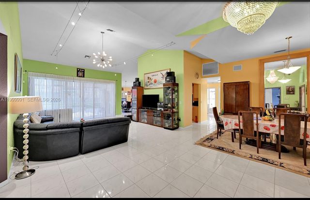 5200 NW 67th Ave, Lauderhill, FL 33319