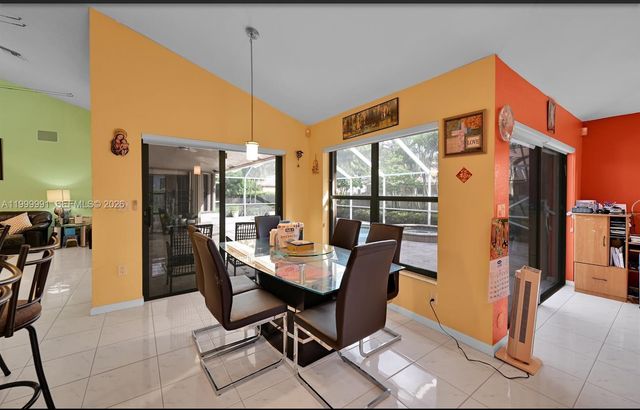 5200 NW 67th Ave, Lauderhill, FL 33319