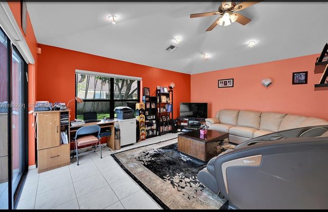 5200 NW 67th Ave, Lauderhill, FL 33319