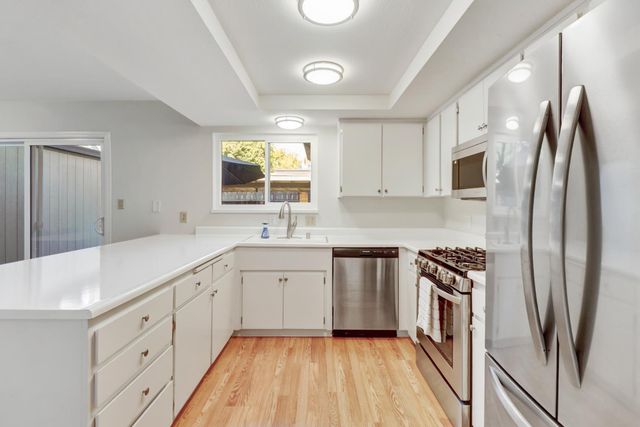 7468 Fairway Two Avenue, Fair Oaks, CA 95628