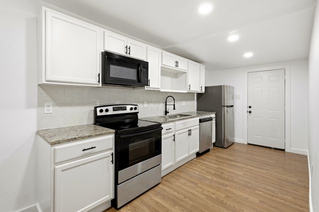 2634 Seevers Avenue, Dallas, TX 75216